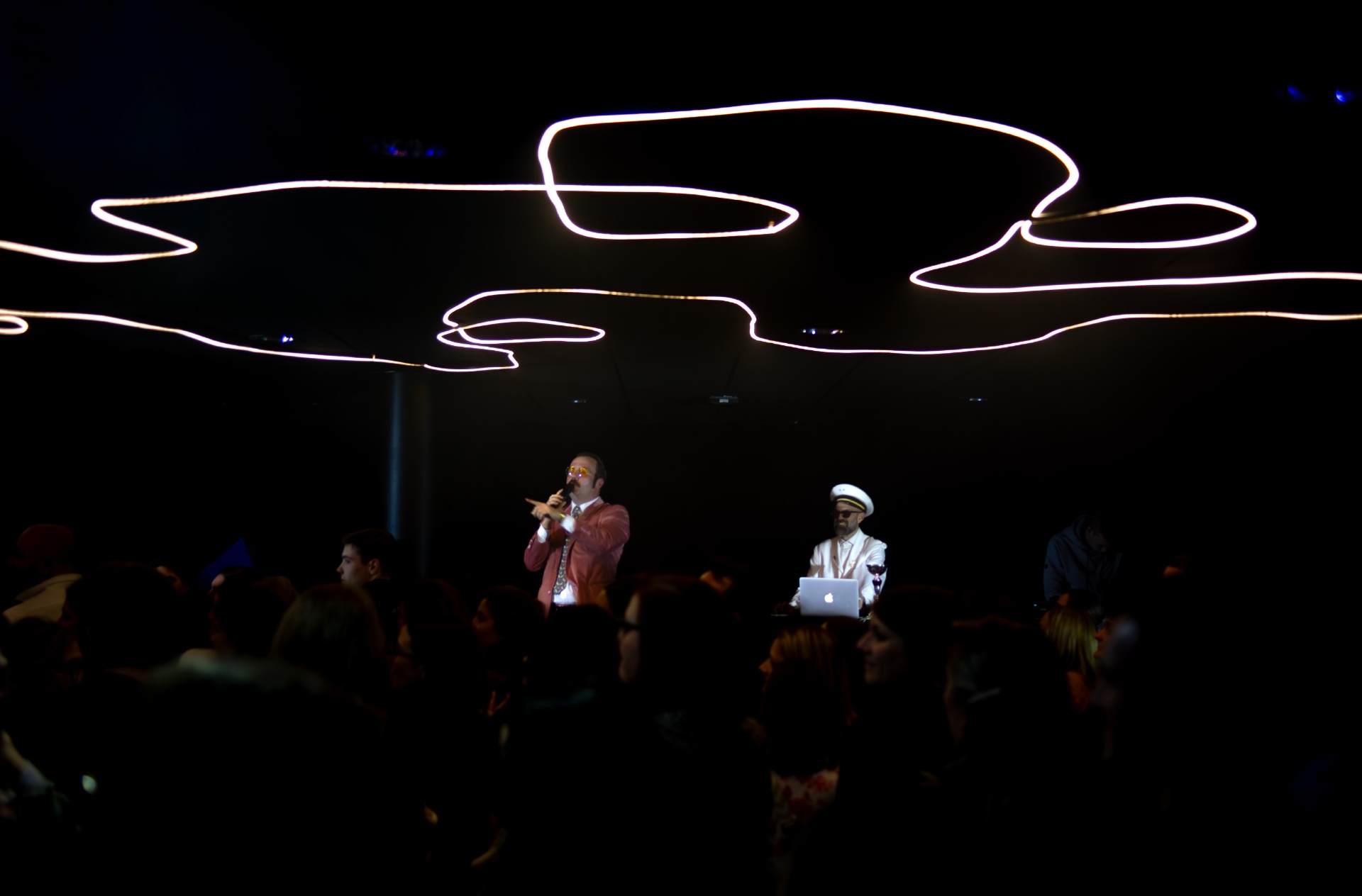 Animation de convention et Brand Culture : les équipes Cultura lors d'un temps fort de cohésion conçu par l'agence Kulte avec l'artiste Philippe Maurice. - réalisé par Agence Kulte